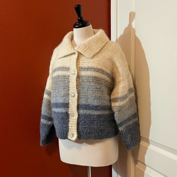 Sweaters - Vintage Unbranded‎ Women’s Handmade Ombré Chunky Wool Button Up Cardigan Sweater